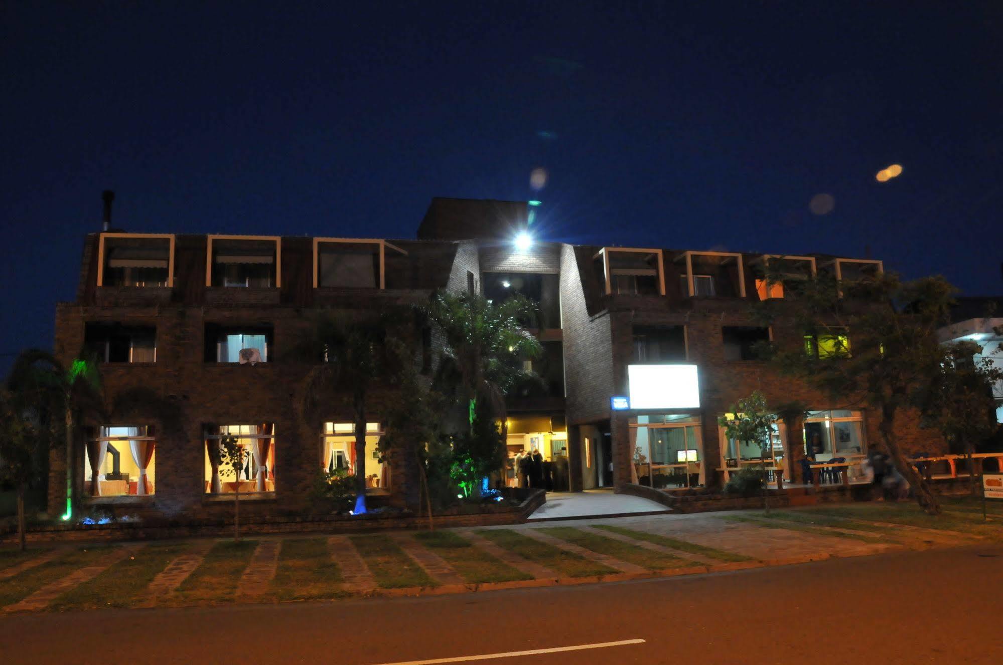 Hotel Jardines de Dayman Termas del Dayman Bagian luar foto